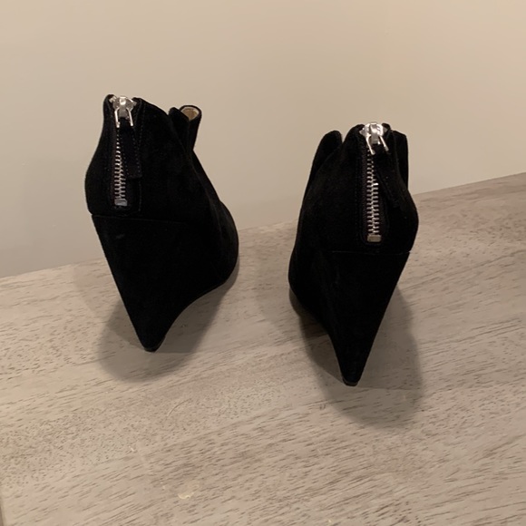 Never worn Black wedge tall wedge heeled suede booties 9.5 - Picture 5 of 9